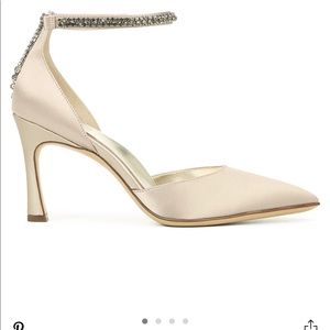 NEW IN BOX NATURALIZER HEELS